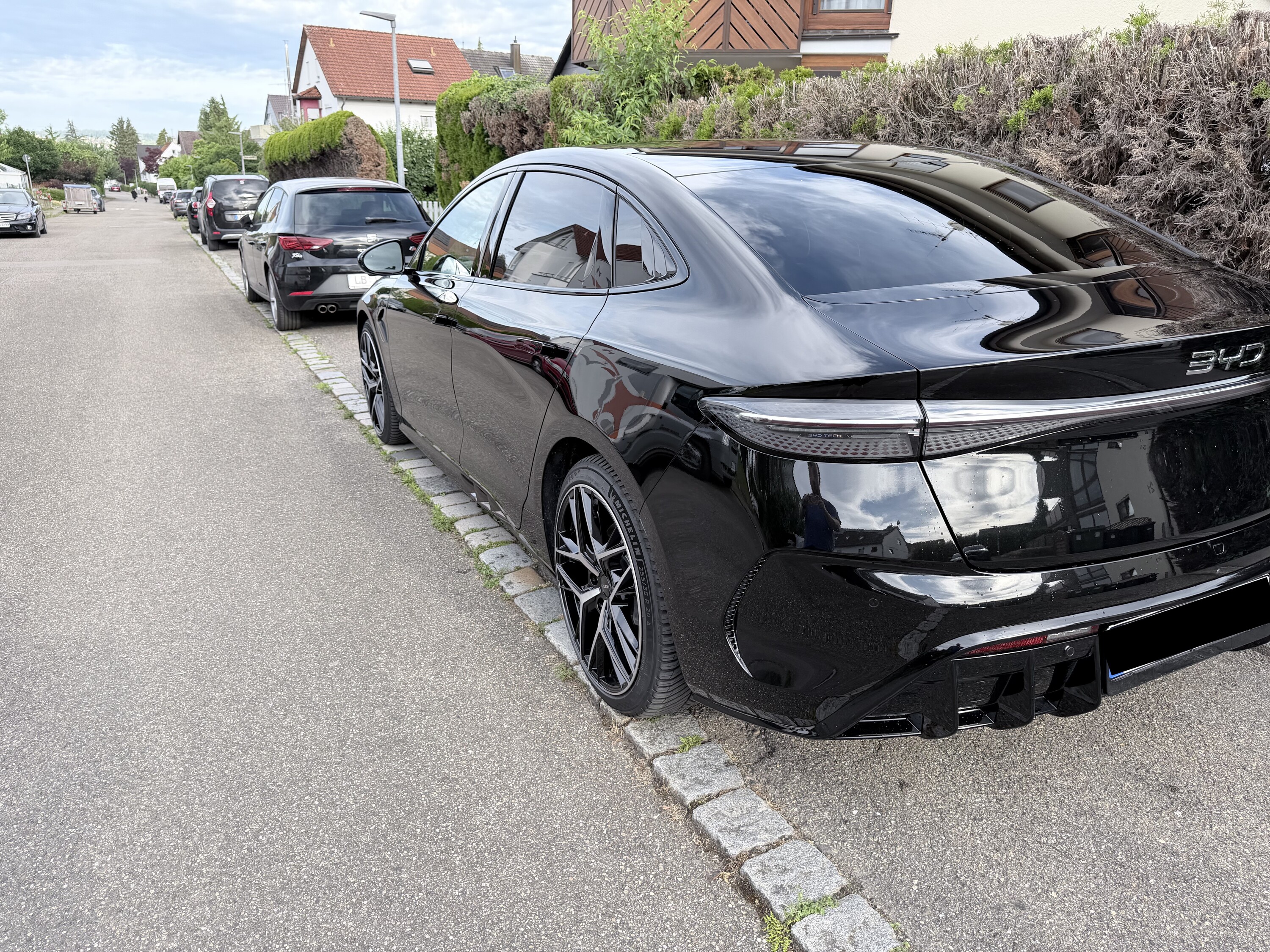Frisch gewaschen mit neuen Felgen und Reifen