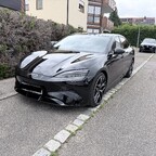 Frisch gewaschen mit neuen Felgen und Reifen