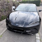 Frisch gewaschen mit neuen Felgen und Reifen